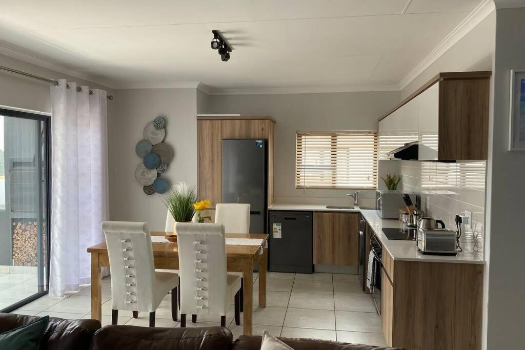 Penthouse 172 At The Blyde Crystal Lagoon Appartement Pretoria-Noord Buitenkant foto