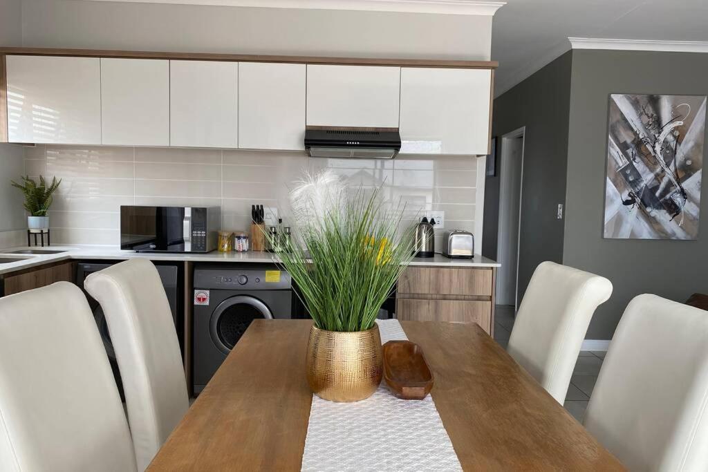Penthouse 172 At The Blyde Crystal Lagoon Appartement Pretoria-Noord Buitenkant foto